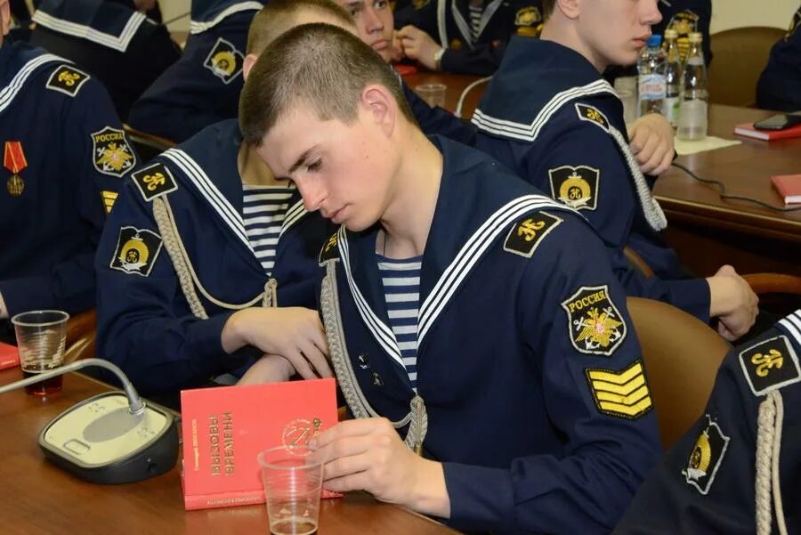 Училище в санкт петербурге после 11 класса. Нахимовское училище в санкт-петербурге. курсанты нахимовского военно-морское училище в санкт-петербурге. нахимовское училище в санкт-петербурге официальный сайт. нахимовцы училище.