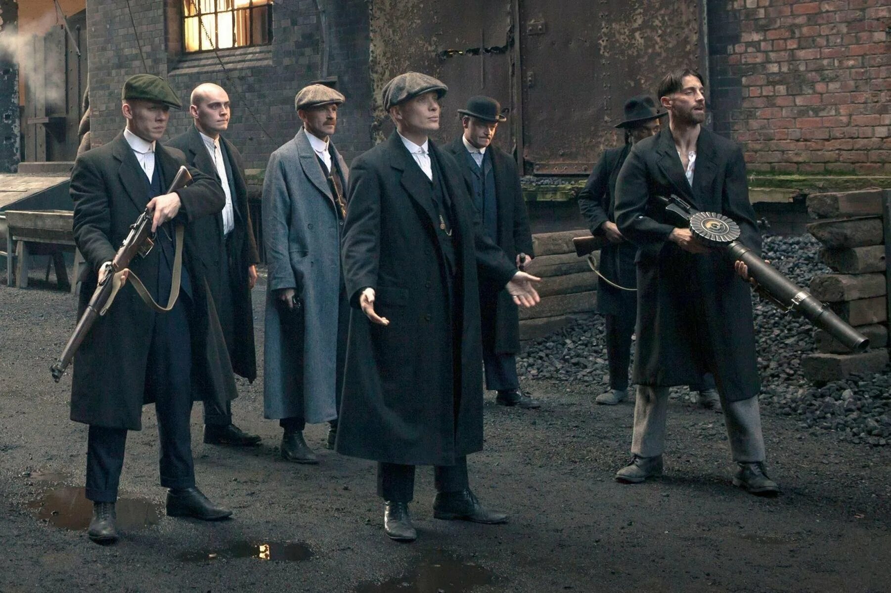 1 бандитизм. Острые козырьки / Peaky Blinders (2013-2022).