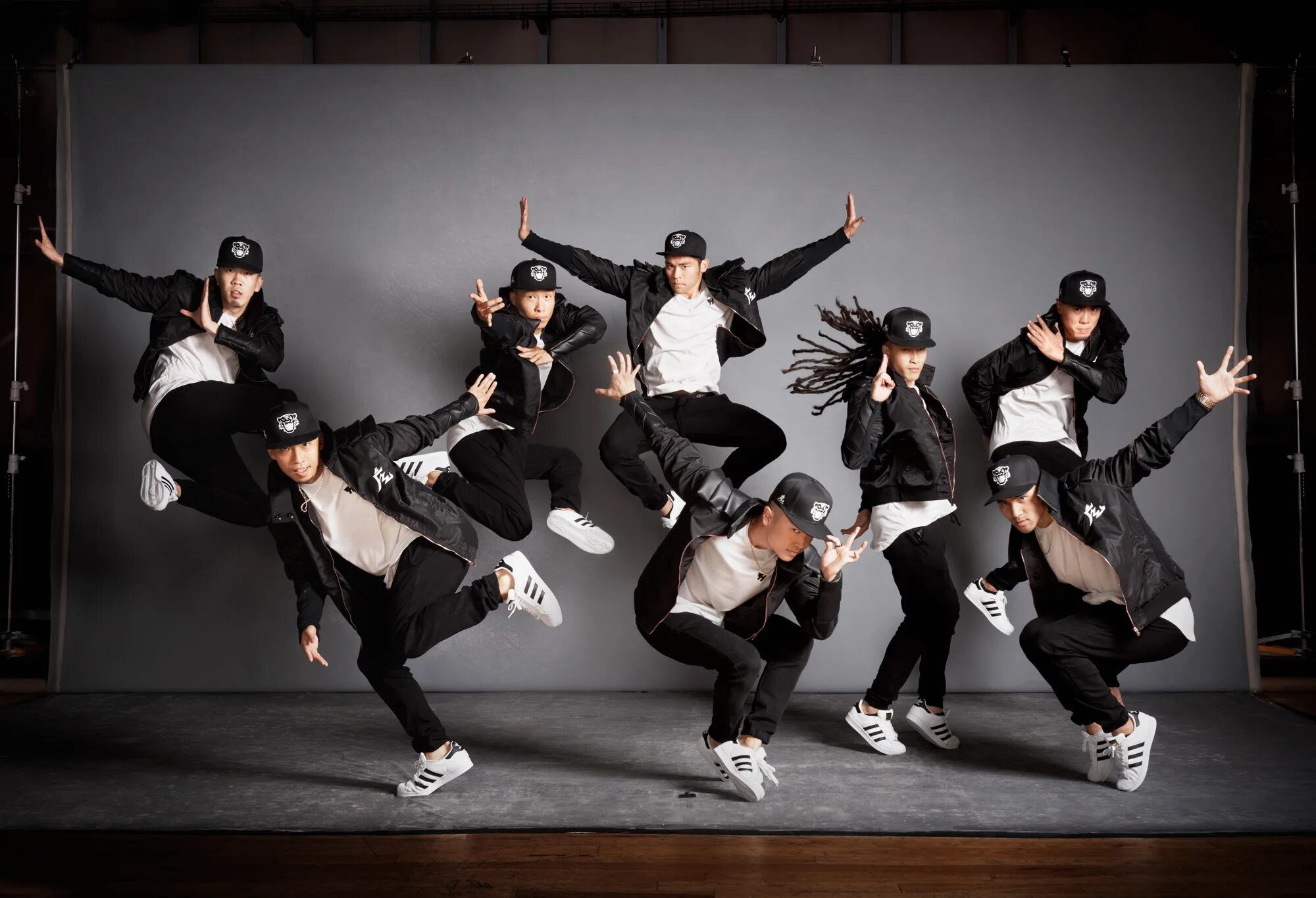 Побольше танцев. Kinjaz. танцевальная группа. хип хоп. группа танцоров.