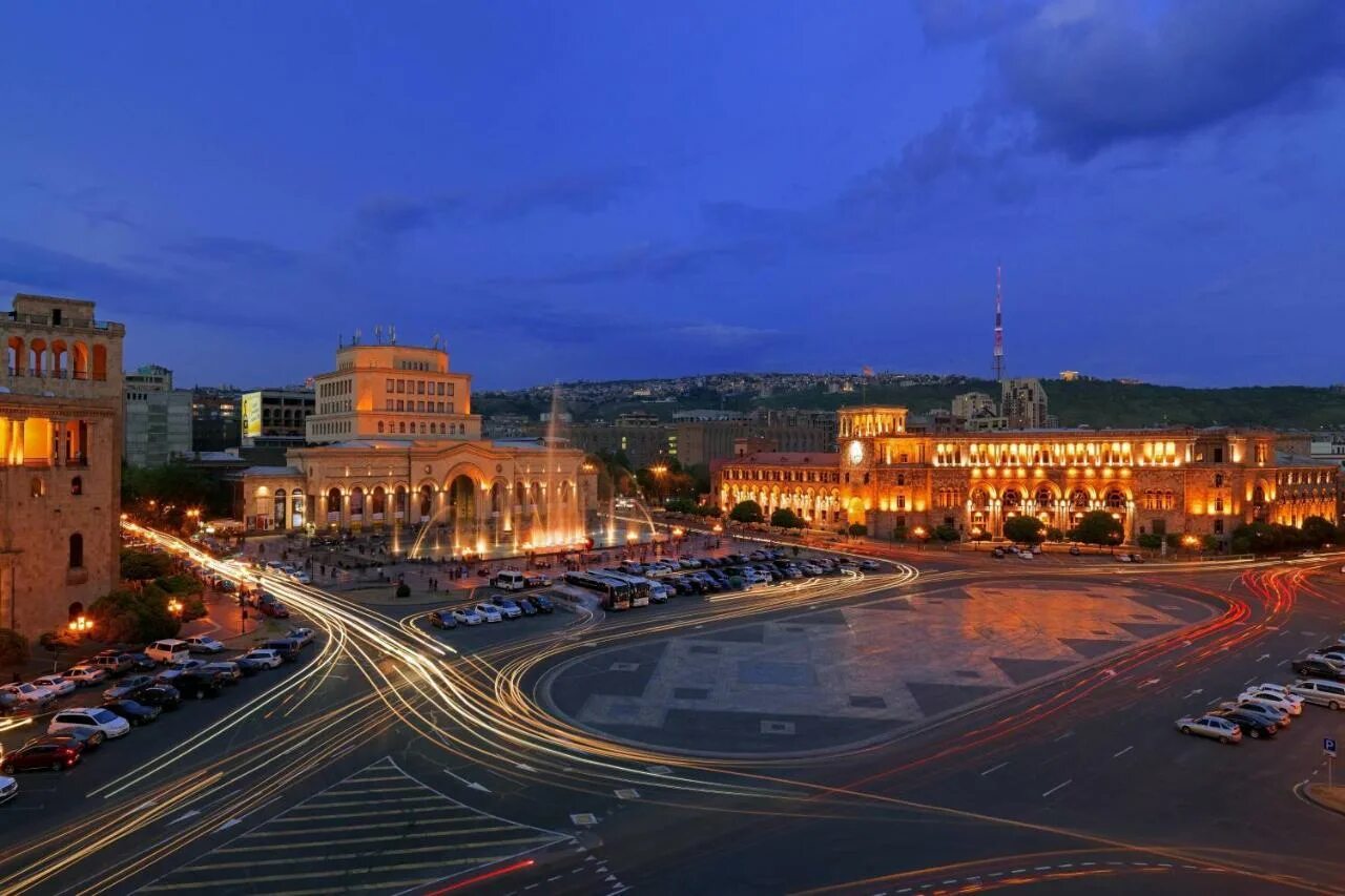 Ереван заказ. Столица Армении Ереван. Марриотт Ереван. Столица Ереван центр. Армения столица Мариот.