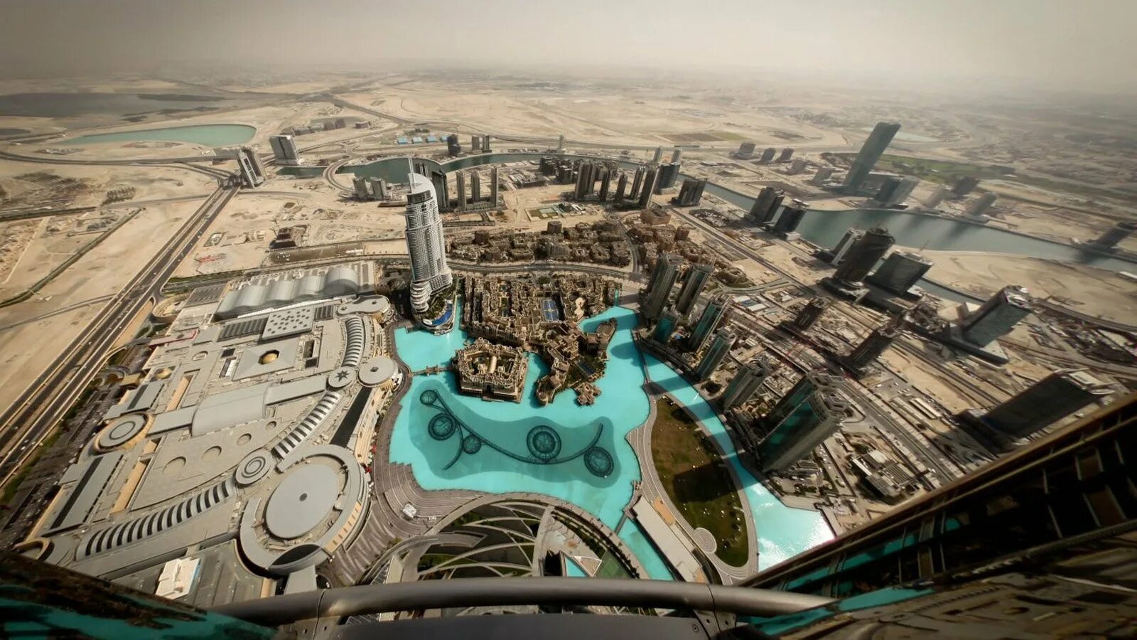 Бурдж халифа теракт. Абу Даби Бурдж Халифа. Башня Бурдж Халифа в Дубае. Вид с Бурдж-Халифа в Дубае. Дубаи Бурдж-Халифа крыша.
