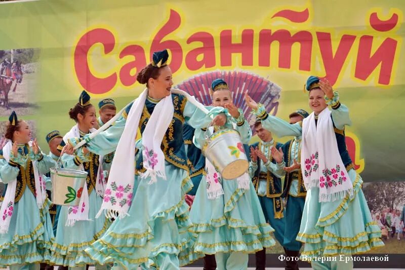 Сабантуй ярмарка. Сабантуй у башкир. Сабантуй поздравление. Сабантуй курганская область. Подворья на праздники.