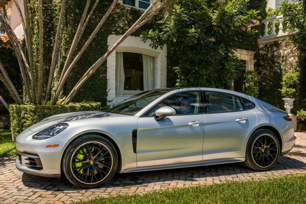 Panamera e hybrid. Panamera 4 e-Hybrid. Porsche Panamera 4. Порше Панамера 2016г. Porsche Panamera Hybrid.