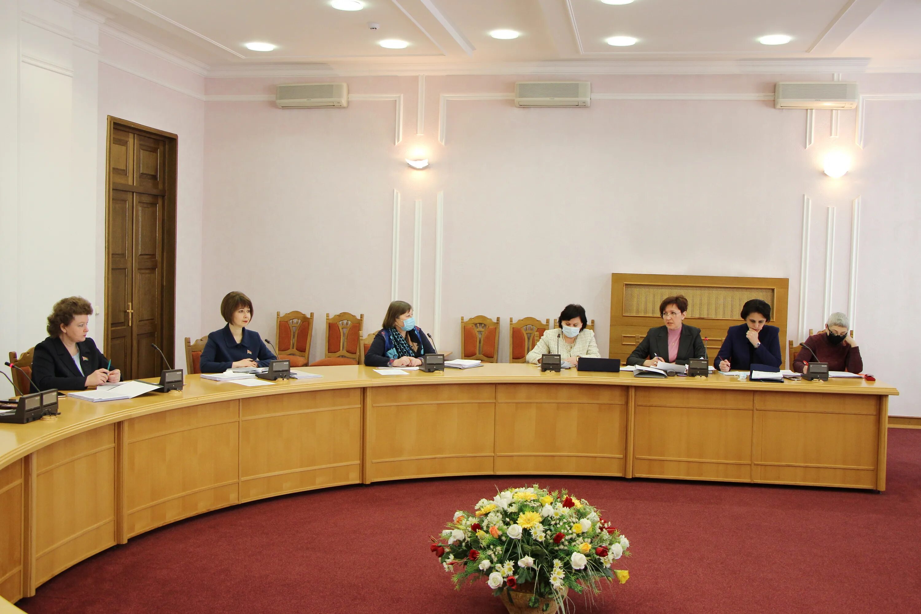 комиссия по культуре и образованию. мизерный юрий сергеевич павловский посад досааф. казань дума. закс по культуре. собрание в санкт-петербурге фотография.