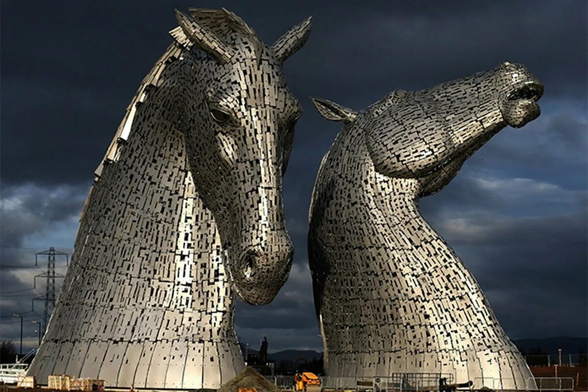 Памятники разных. Келпи, Грейнджмут (Grangemouth), Великобритания. Грейнджмут Шотландия. Келпи скульптура. Необычные скульптуры.