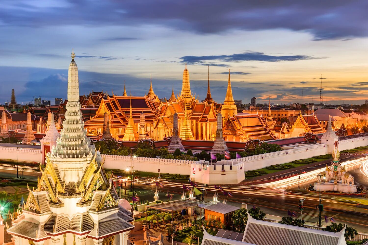 Как называется бангкок. Ват Пхра Кео Бангкок. Grand Palace Бангкок. Храм Арун Тайланд. Бангкок столица полностью.