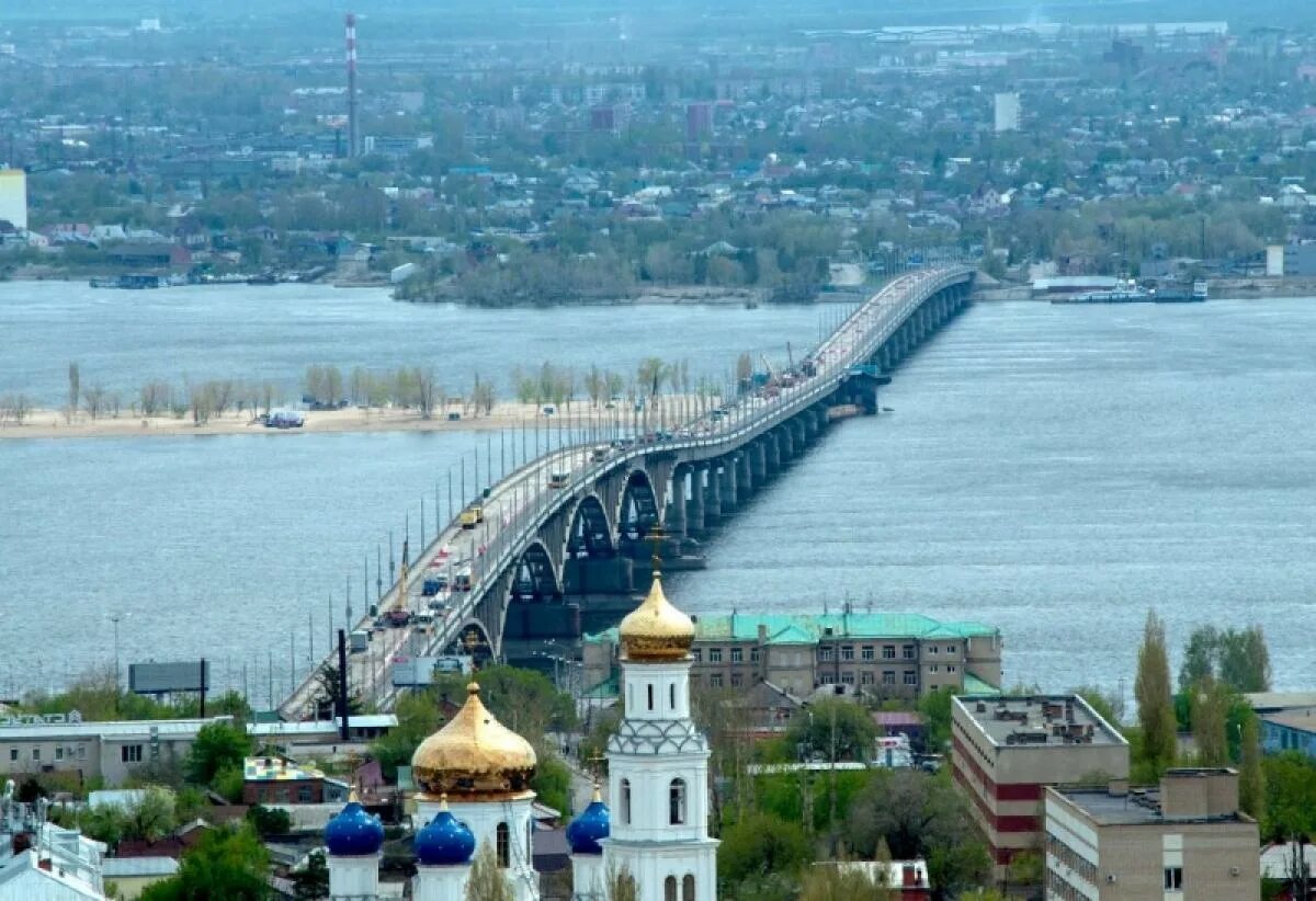 Энгельс мост через волгу. Саратовский мост с Энгельса. Волга мост Саратов. Волга мост Саратов Энгельс. Мосты через Волгу в Саратовской области в Энгельсе.