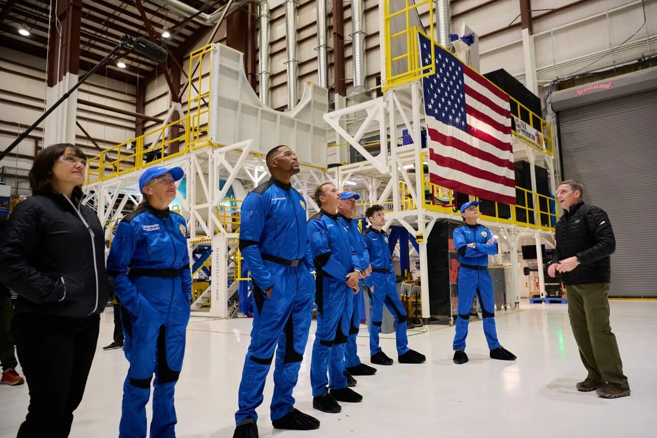 Blue Origin NS-19. Blue Origin компания США. The first Crew.