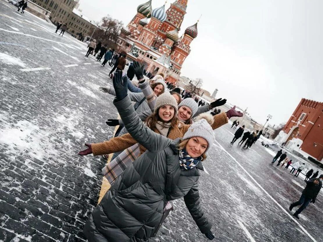 Где можно погулять в москве в марте. Москва прогулка. Фотопрогулка в Москве. Прогулки по Москве. Фотосессия Москва прогулка.