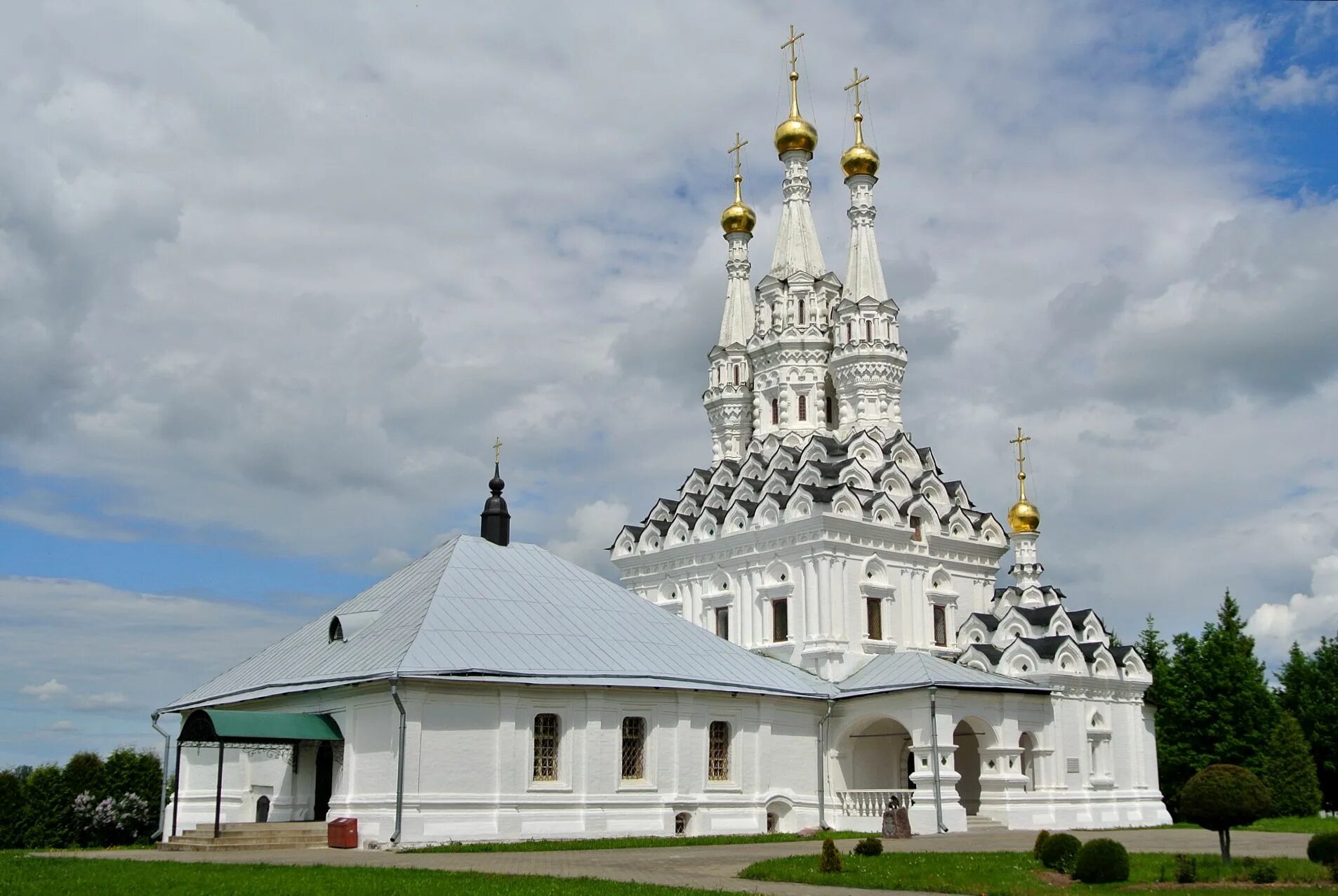 церковь иконы божией матери одигитрия вязьма. церковь рождества богородицы вязьма. храм иконы одигитрия. храм божией матери одигитрии вязьма. одигитриевская церковь смоленская область.