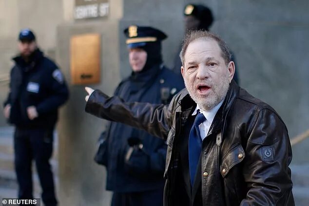 Проект харви вайнштейна фильм 2011 Weinstein jury selection continues with predominantly white men being chosen Dai