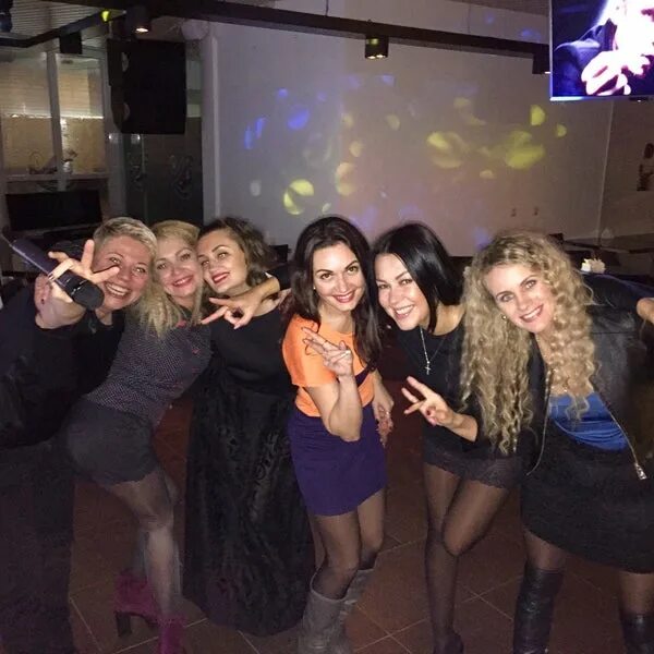 Кафе виолет эжва +меню. Ночной клуб кострома. Виолет эжва. Клуб violet эжва. Слободская 25 эжва.