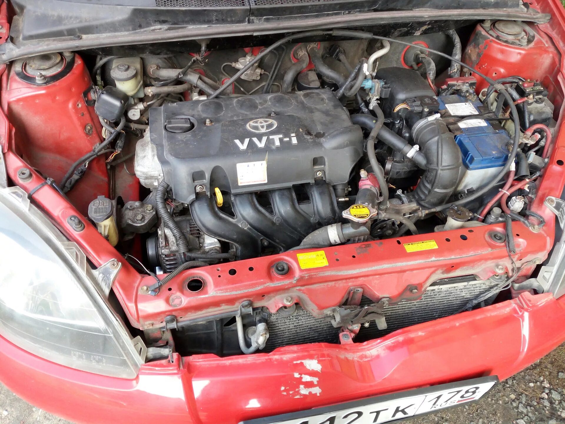 Двигатель тойота витц 1.3. Двигатель Тойота Витц 1.5. Toyota Vitz 1.0 двигатель. Toyota Vitz двигатель 1.3. Мотор Toyota Vitz 2001.