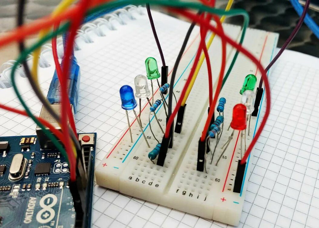 Ардуино. Пайка на макетной плате. Схемотехника на макетной плате. Цепи ардуино.