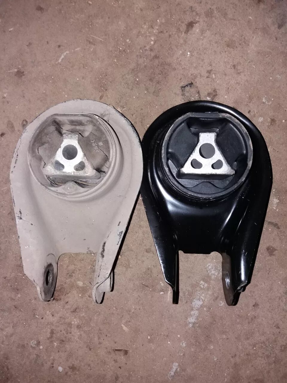 8. Corteco 602252 опора двигателя. Задняя опора двигателя фокус 2. Опора двигателя задняя ford focus ii. Нижняя подушка форд фокус 2.