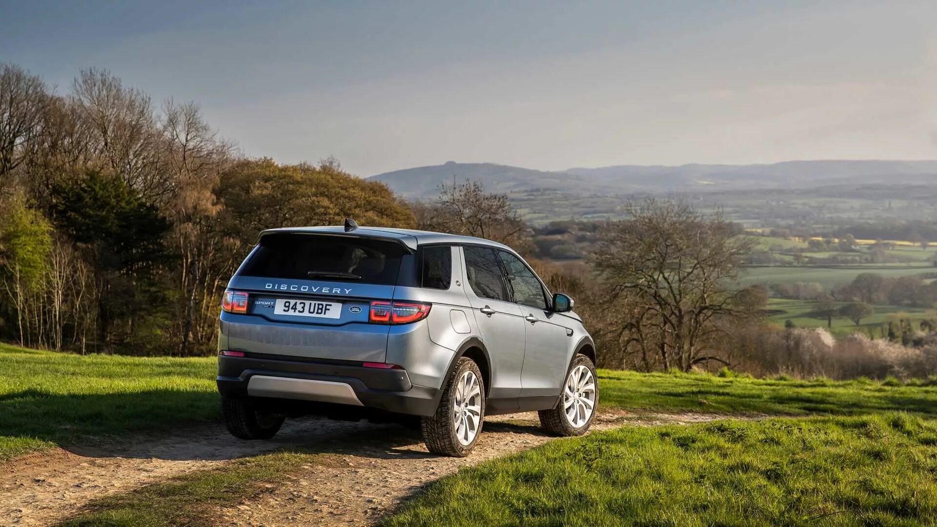 Land rover discovery sport отзывы. Ленд Ровер Дискавери спорт. Land Rover Discovery Sport 2020. Land Rover Discovery 5 Sport. Ленд Ровер Дискавери спорт 2020.