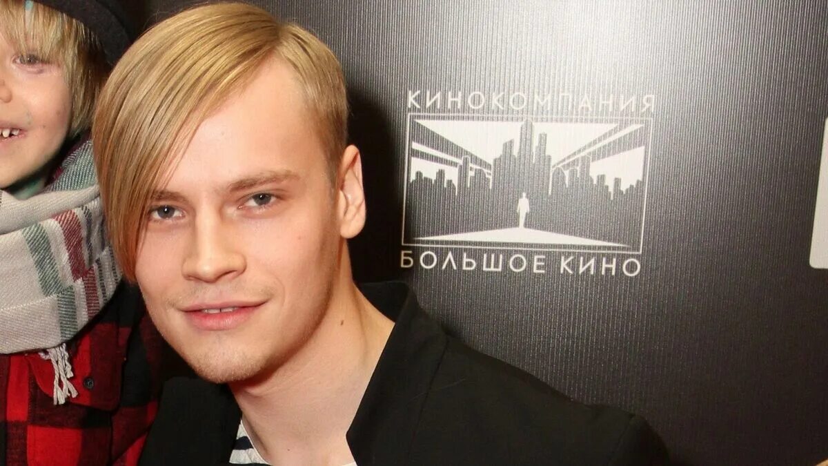 Сколько лет ярославу дронову в 2025
