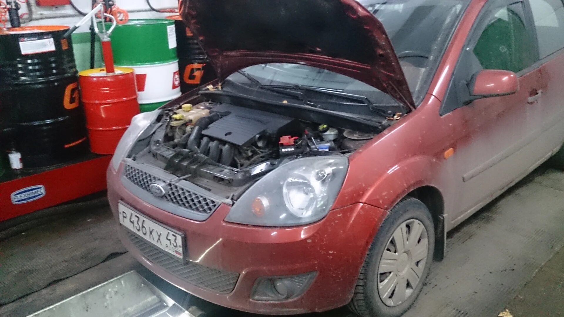 Двигатель Форд Фиеста 2007. Масло для Форд Фиеста 2007 1.6 механика. Ford Fiesta mk5 1.6 заправочные. Масло на Ford Fiesta 2007 1.6 MT.