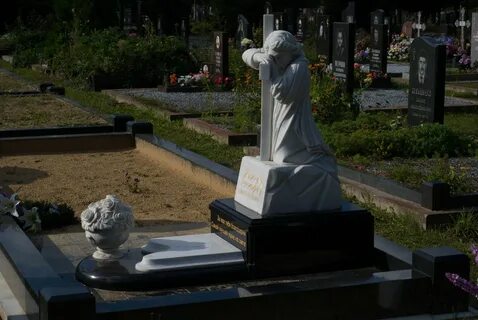 Какой памятник лучше