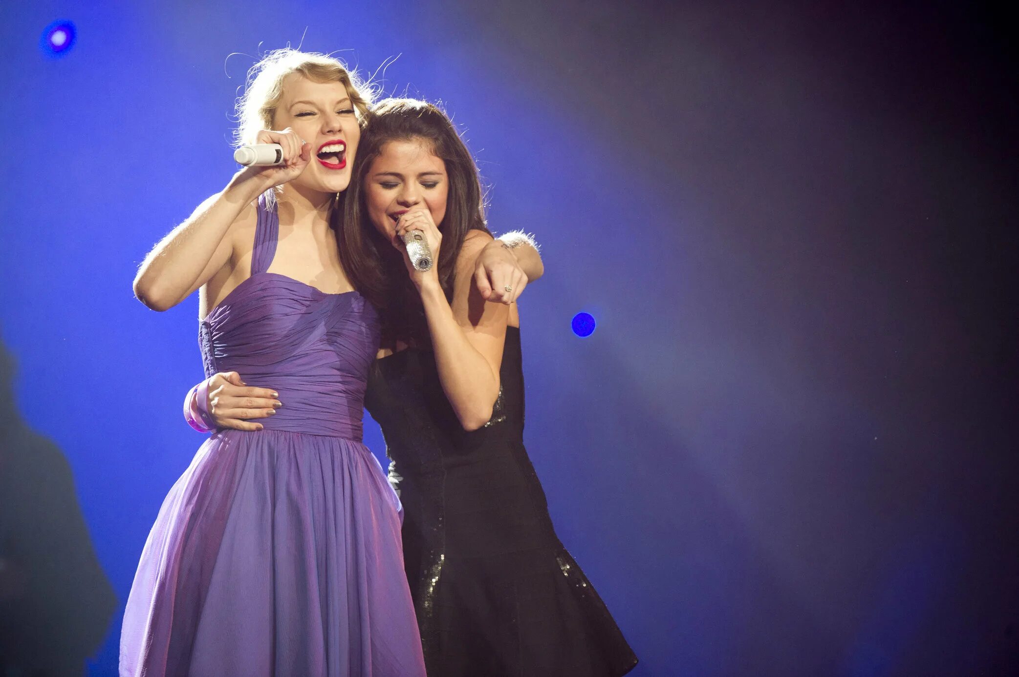 Taylor Swift selena Gomez. Тейлор Свифт дуэты. Песня веселая лучшая 2023