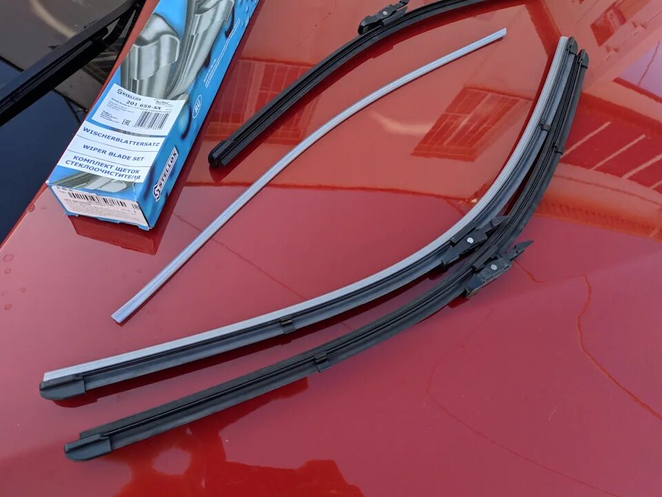 Дворники bmw f30. Дворник на бмв ф30. Крепление дворников бмв. Щетки bmw f30. Бмв ф30 щетки стеклоочистителя.