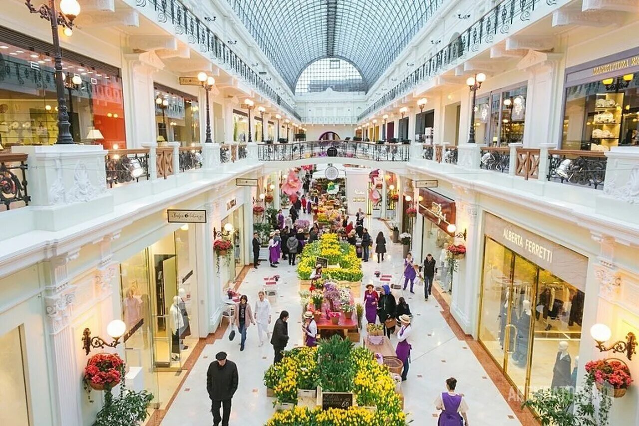 Ли пассаж. Петровский Пассаж Москва. ТЦ Петровский Пассаж Москва. Петровский Пассаж, Москва, улица Петровка, 10. Петровский Пассаж Москва магазины.