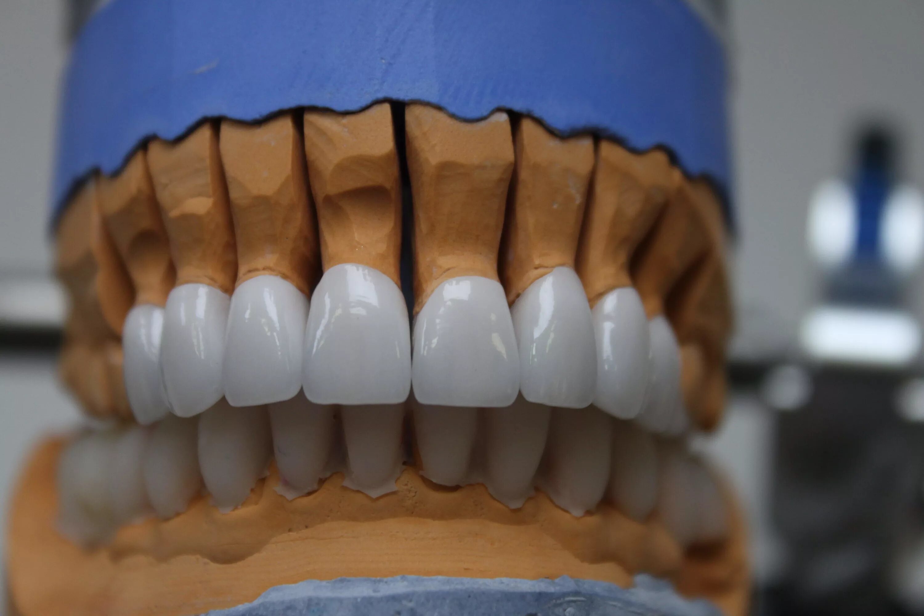 найти зубного техника