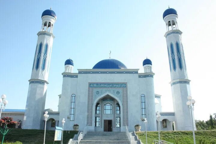 Сколько в таразе. Тараз мечеть. Мечеть Тарази Хибатулла. Hibatulla kz мечеть Тараз. Тараз Казахстан достопримечательности.