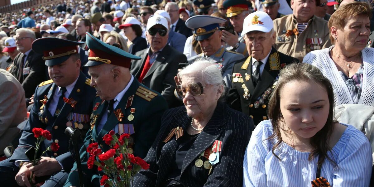 Парад ветеранов на красной площади. Ветераны на красной площади. День Победы красная площадь ветераны. Ветераны на красной площади 9 мая.