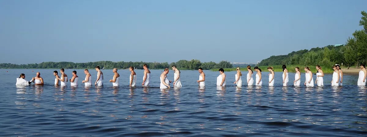 Оглашенные в православии это. Крещение Баптизм. Водное крещение. Крещение баптистов. Баптизм в России.