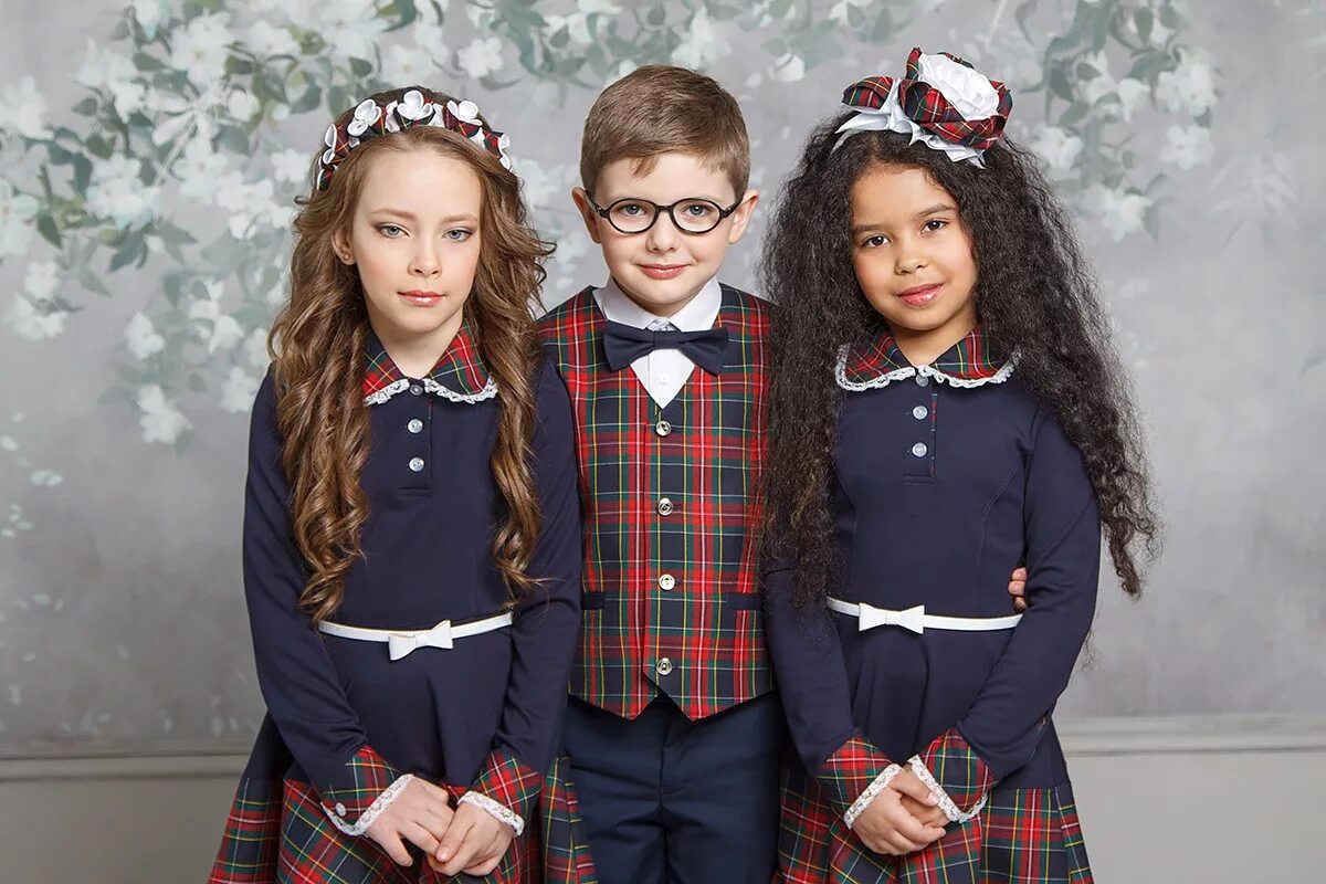 Модная школьная форма для подростков. Одежда для школы для девочек 14 лет. Школьные тренды. Форма дольче габбана. Школьные тренды.