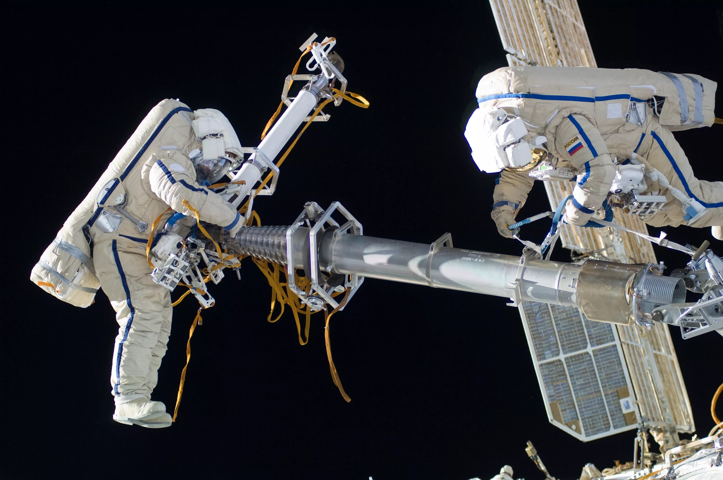 30 мкс частота. Международная Космическая станция. МКС. АИР МКС 10. Кислород для Космонавтов.