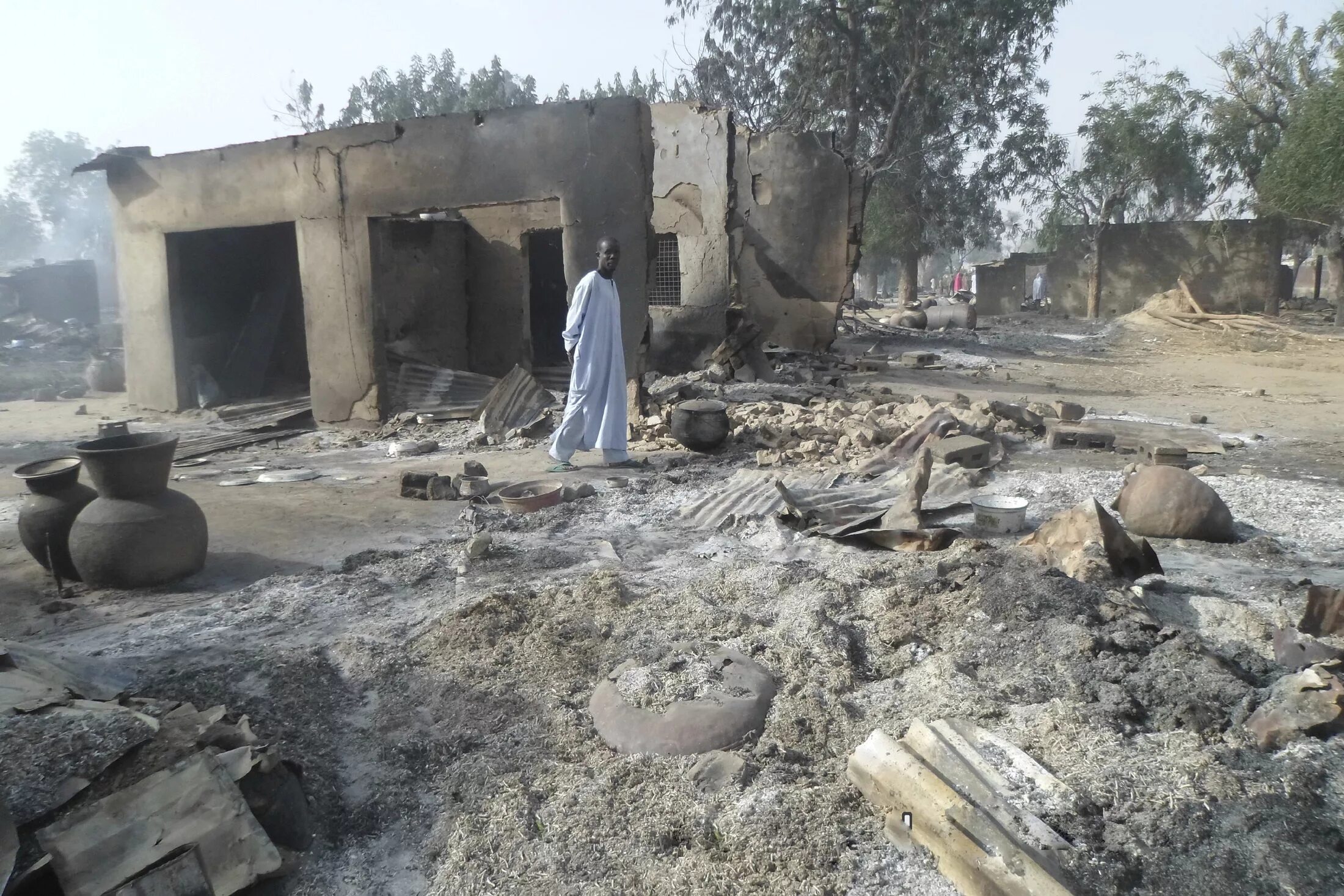 Атака Боко-харам в Нигерии. Более 300 погибших. Атака Боко-харам в Нигерии теракт. Атака Боко-харам в Нигерии 5-6 мая 2014. Атака Боко-харам 6 мая 2014.
