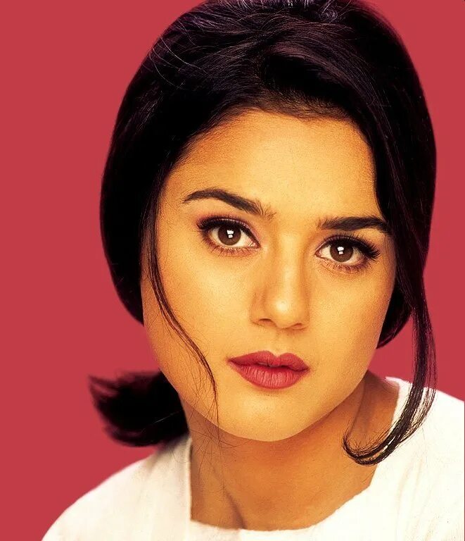 прити зинта фото. прити зинта индийский актрисаси. актриса прити зинта. джин гуденоу и прити зинта. прити зинта актрисы индии.