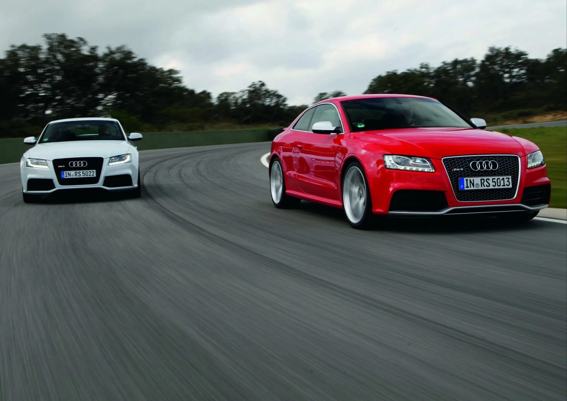 Включи ауди а6. Audi rs5 Sportback. Ауди rs5 Coupe 2011. Ауди rs5 2009. Audi rs5 Red.