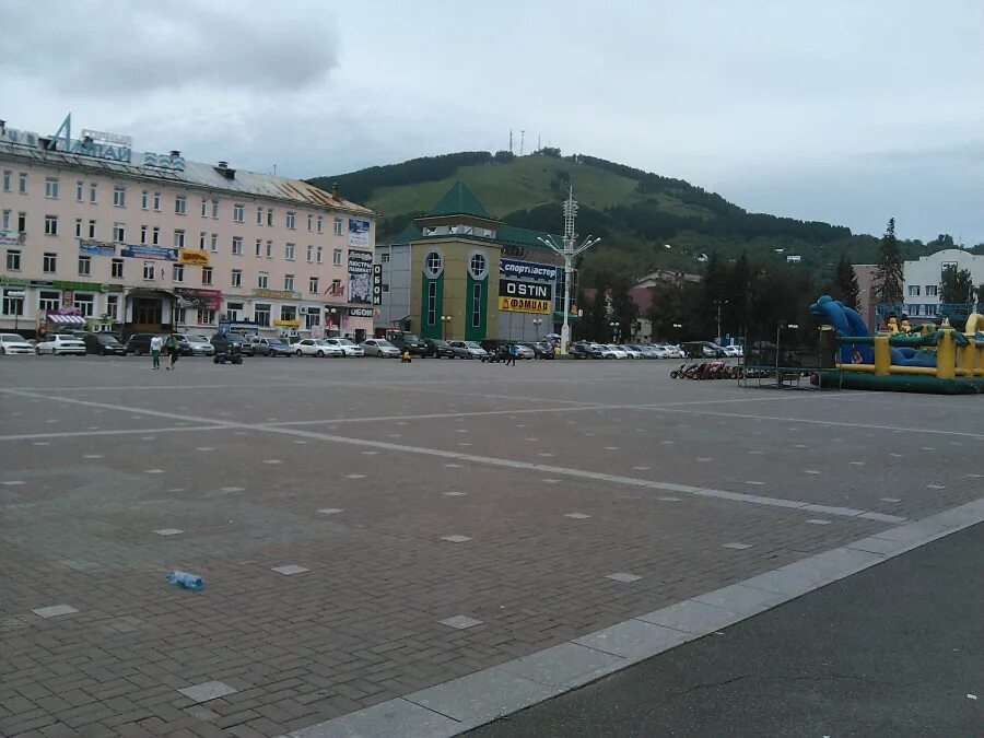 Улицы города горно алтайска. Площадь Ленина Горно-Алтайск. Горно-Алтайск Центральная площадь. Площадь им Ленина Горно-Алтайск. Площадь Ленина Горно-Алтайск вид сверху.