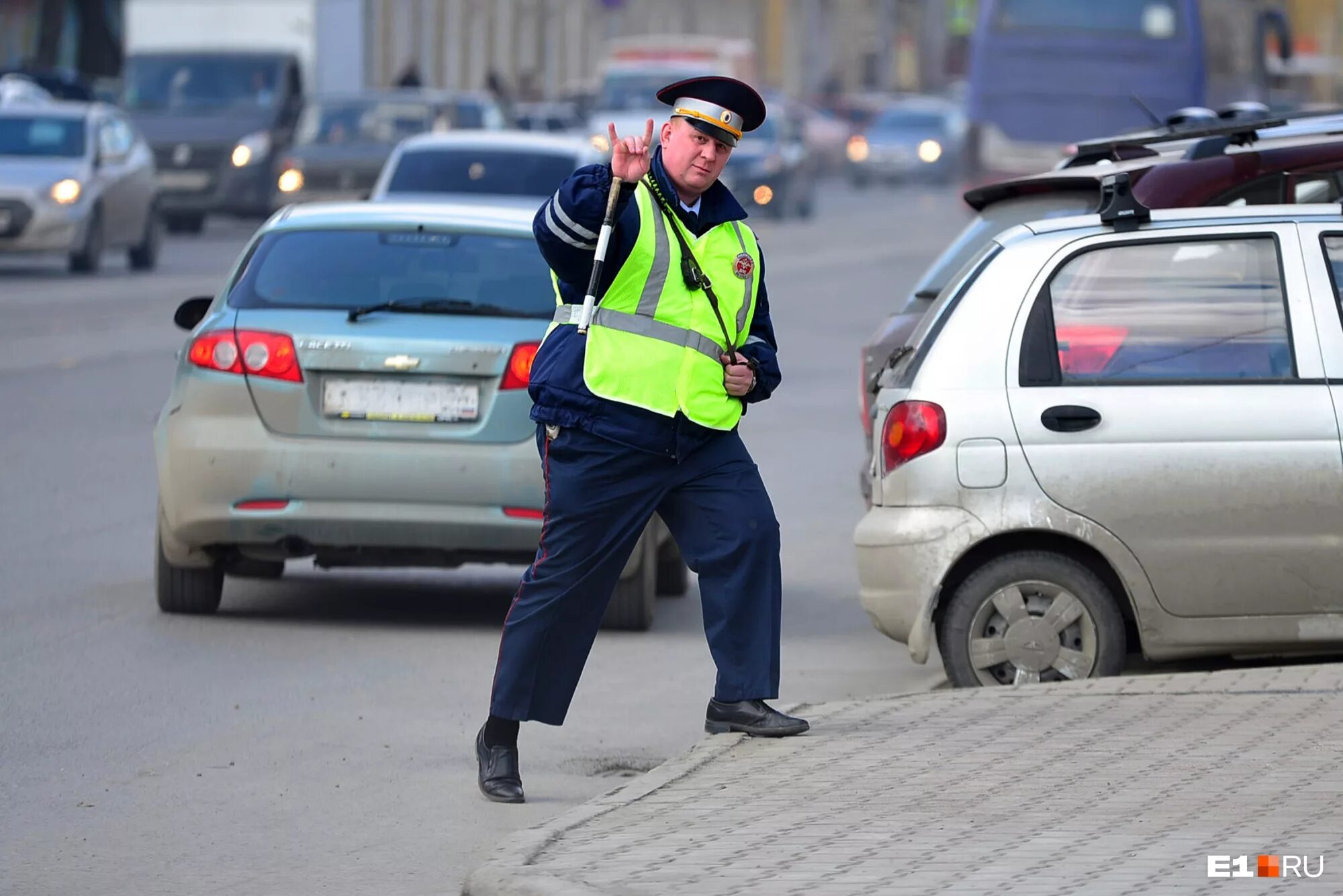 Нарушение порядка движения. Причины дорожно-транспортных происшествий. Нарушение правил дорожного движения. Нарушение порядка движения. Нарушение пдд это административное нарушение.