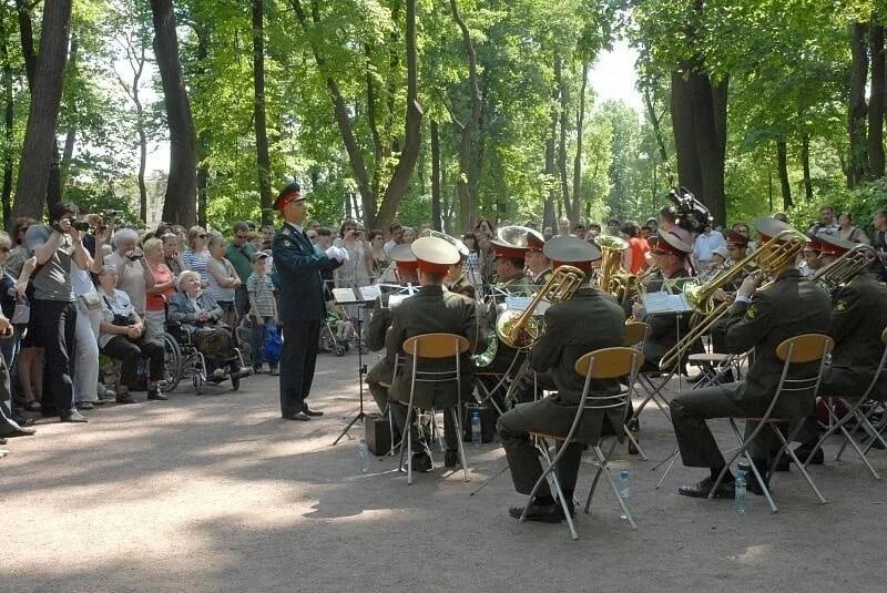 Летний сад в Санкт-Петербурге оркестр. Духовой военный оркестр в летнем саду СПБ. Духовой оркестр в летнем саду 2022 Петербург. Летний сад СПБ духовые оркестры в воскресенье. Концерты спб лето