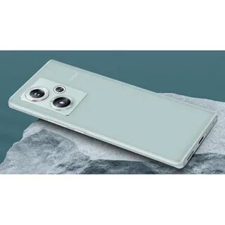Смартфон с мощным процессором и камерой