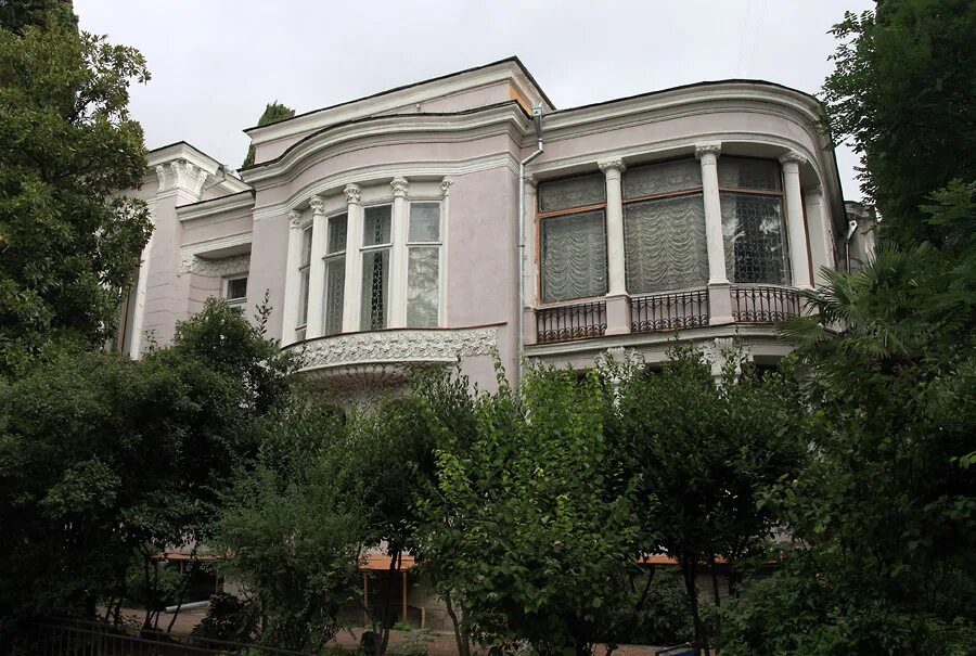 ялтинский историко. краеведческий музей ялта. дом тимошенко в ялте. краеведческий музей ялта. ялтинский историко.