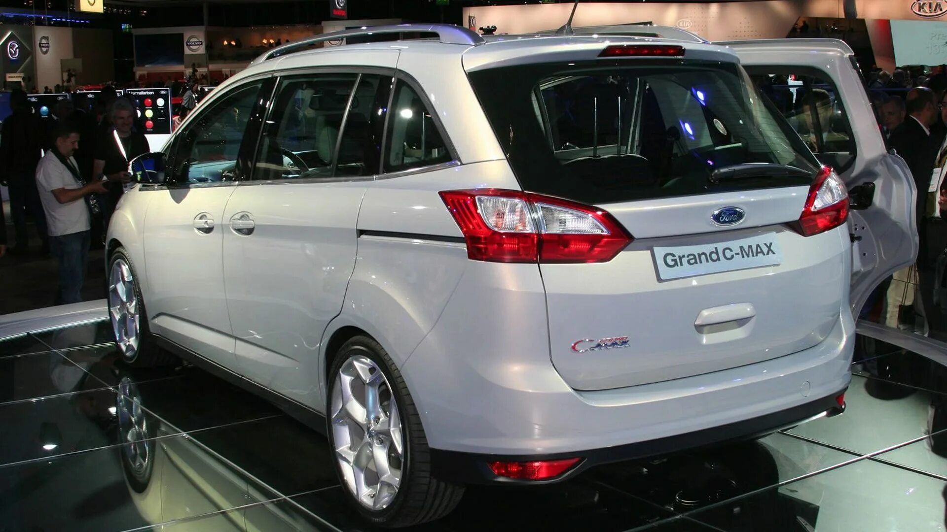 Купить ц макс. Ford c Max 2011. Ford Grand c-Max. Ford c Max 2013 Гранд. Ford Grand c-Max 2011.