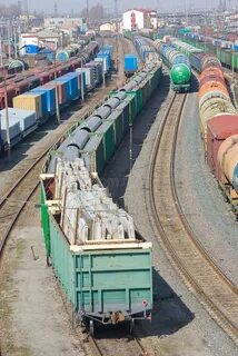 Виолончель перевозится в вагоне поезда