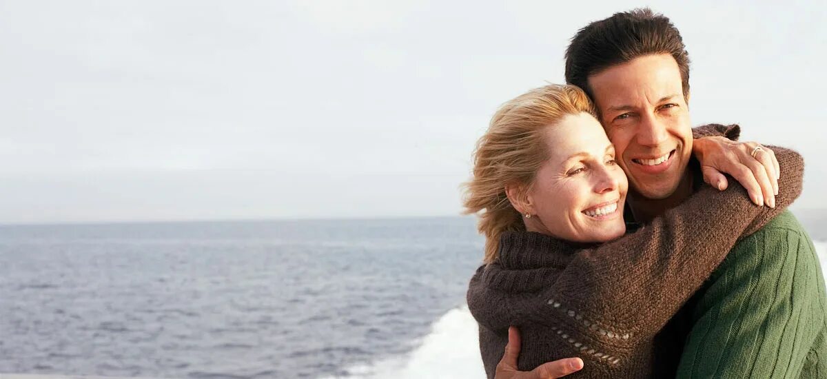 стиль 1950 х годов мужчины и женские. фотографии семейной пары черно белые. супружеская пара. мужчина старше. советские парочки.