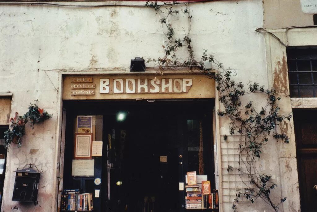 Book Store in Rome. Dandelions and books aesthetic. Oh my shop