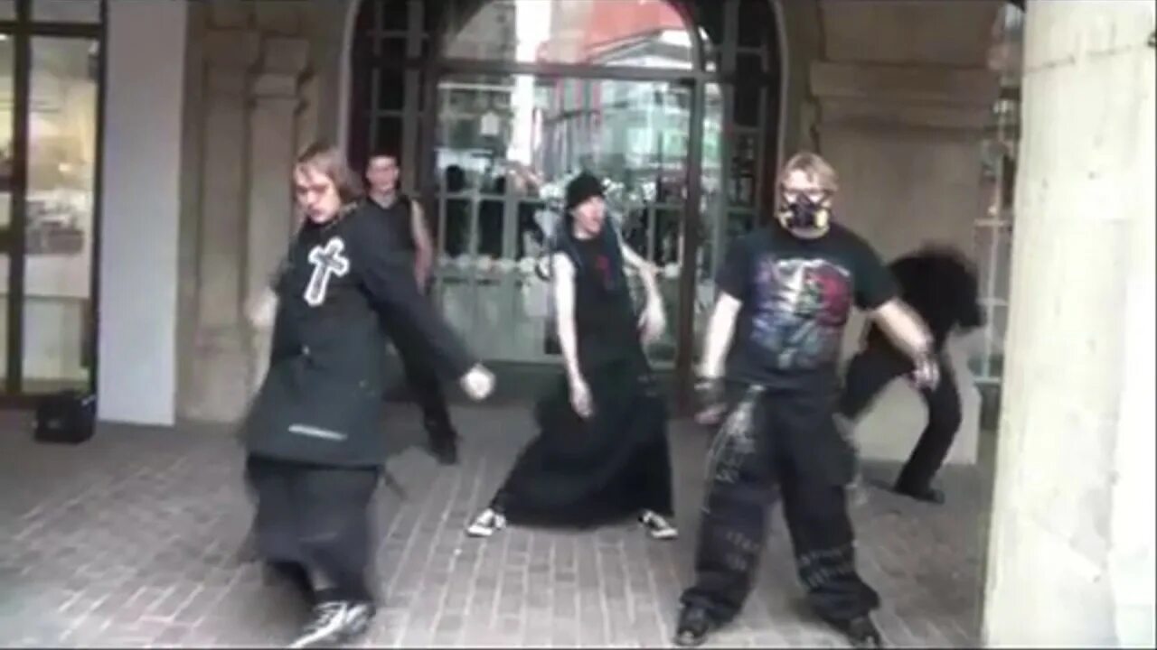 Танцы готов. Готы танцы. Танцевальные инструкции. Танцы готов. Куда поступать если обожаешь танцевать.