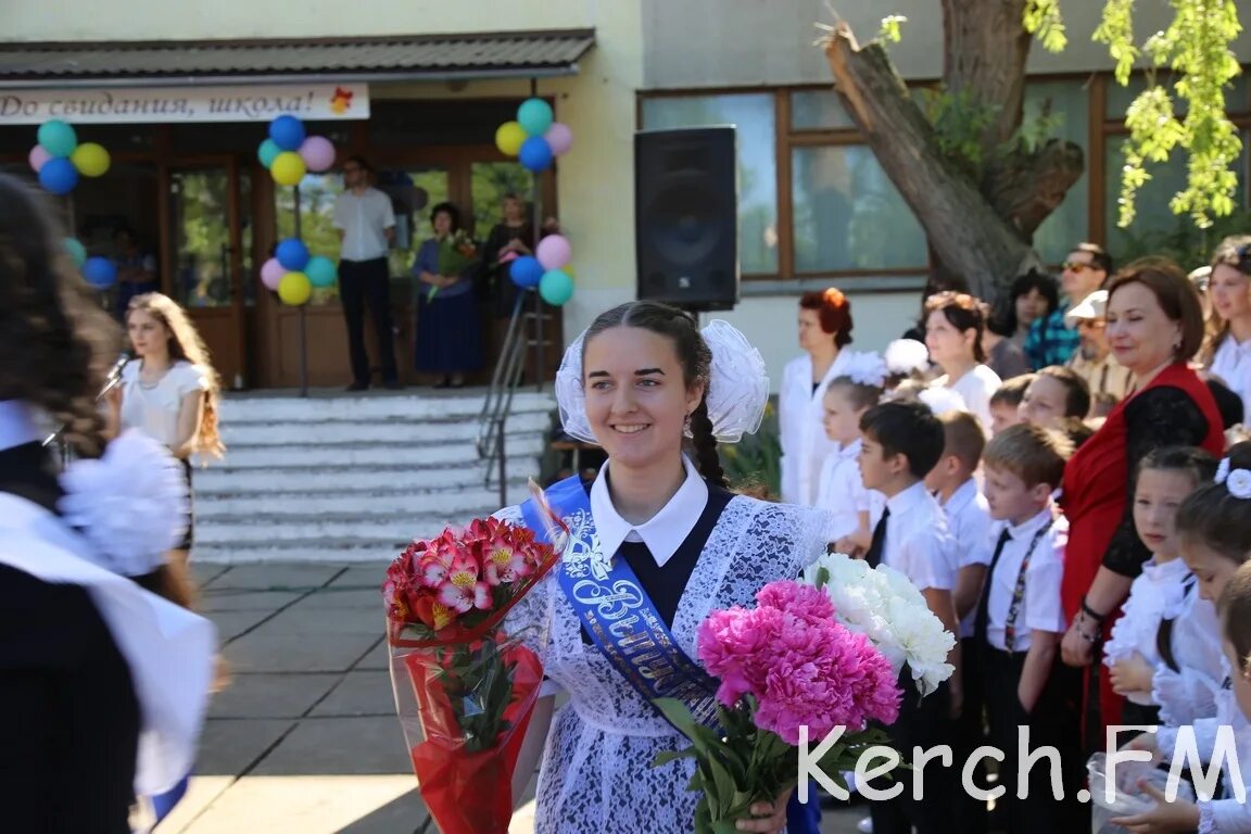 Школа 4 керчи. Керчь школа 4 им пушкина фото. Школа 4 керчи. Школа 4 керчи. Школа 4 керчь.