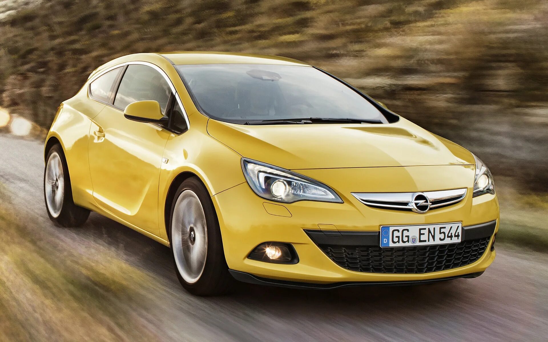 Купить опель в германии. Opel Astra 2014. Opel Astra GTC.