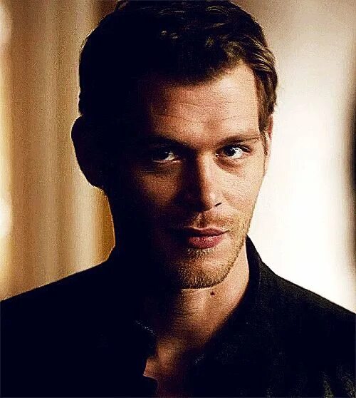Давина первородные. Никлаус майклсон тату. K klaus. Tyler lockwood/klaus mikaelson. Klaus am.