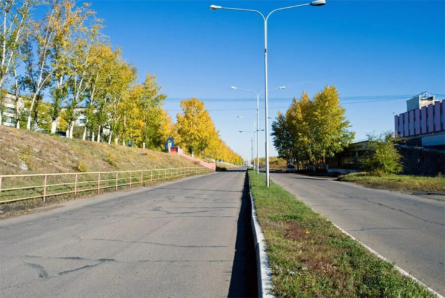 Город краснокаменск улицы. Краснокаменск парки. Сквер покровского краснокаменск. Город краснокаменск улицы. Парк покровского краснокаменск.