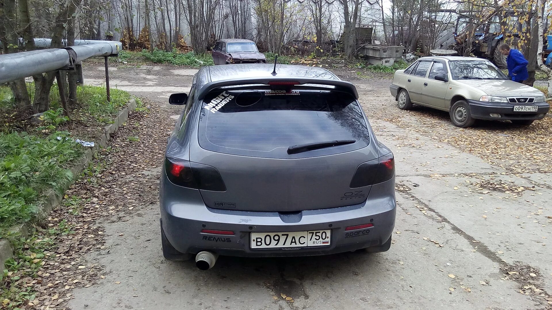 Спойлер на мазду 3 хэтчбек. Спойлер мазда 3 бк хэтчбек. спойлер mazda 3 bk. спойлер мазда 3 bk хэтчбек. мазда 3 со спойлером.